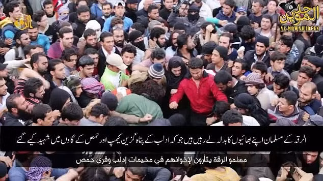 IS tung video quay cảnh kéo lê xác tù binh