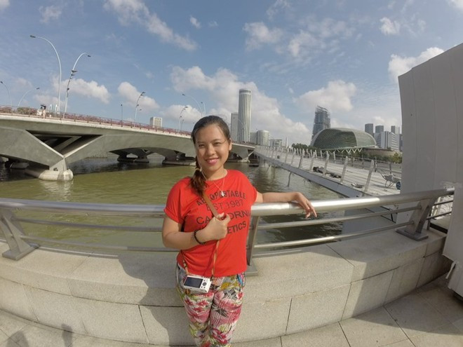 Những bạn trẻ làm việc xuyên đêm giao thừa