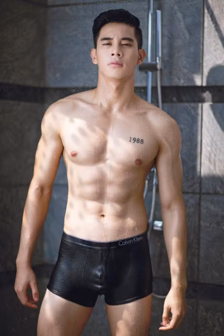 Choang vi body nhu luc si cua Ung Hoang Phuc va loat sao nam Viet - Anh 6