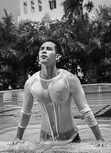 Choáng vì body như lực sĩ của Ưng Hoàng Phúc và loạt sao nam Việt - Ảnh 7 Choang vi body nhu luc si cua Ung Hoang Phuc va loat sao nam Viet - Anh 7