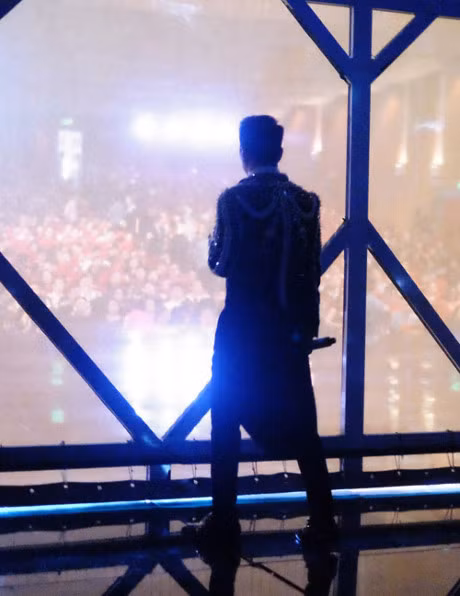 Hau truong liveshow 12 ty cua Mr. Dam co gi? - Anh 12