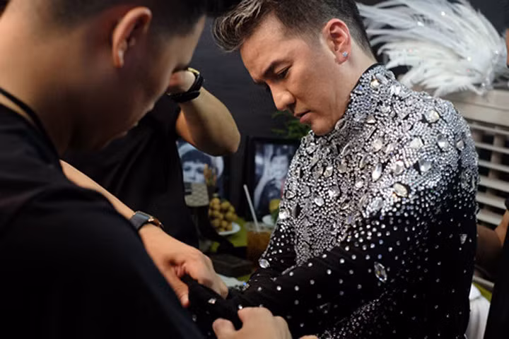 Hậu trường liveshow 12 tỷ của Mr. Đàm có gì?