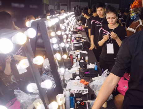 Hau truong liveshow 12 ty cua Mr. Dam co gi? - Anh 11