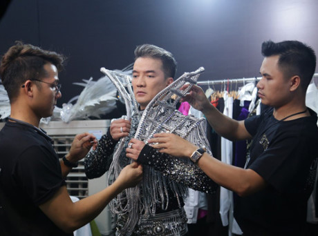 Hậu trường liveshow 12 tỷ của Mr. Đàm có gì? - Ảnh 7 Hau truong liveshow 12 ty cua Mr. Dam co gi? - Anh 7