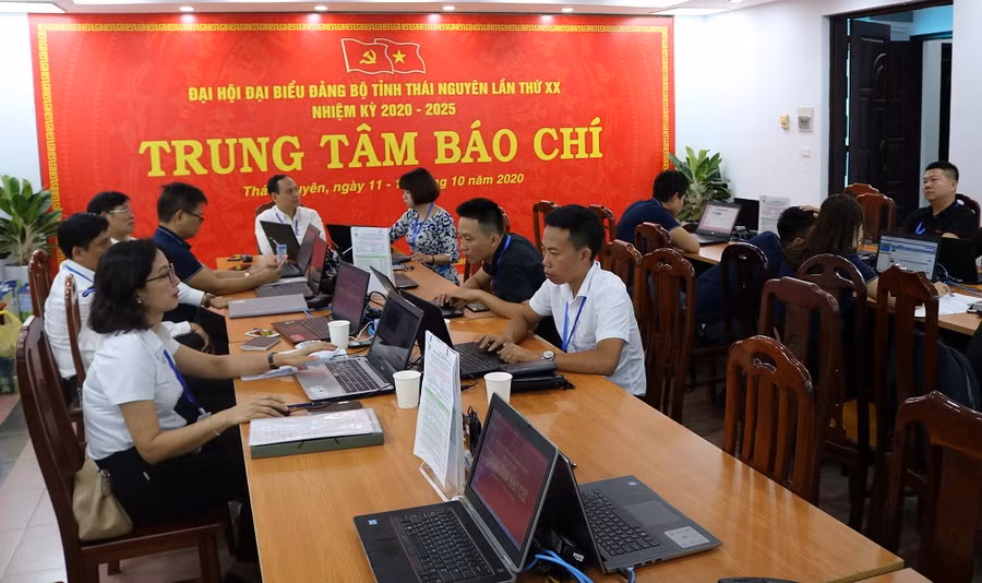 Bên trong Trung tâm Báo chí phục vụ Đại hội