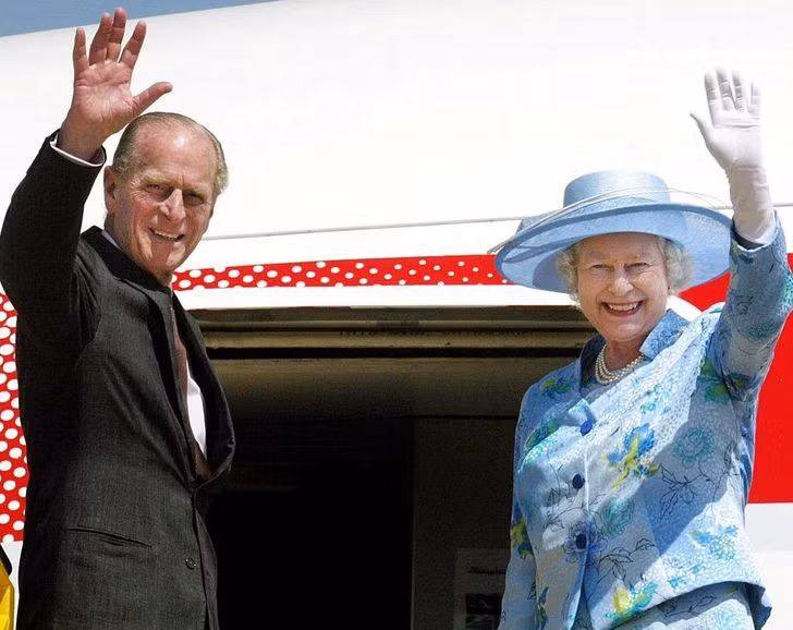 Những điều tưởng bình thường nhưng Nữ hoàng Anh chưa từng làm trong đời ảnh 6