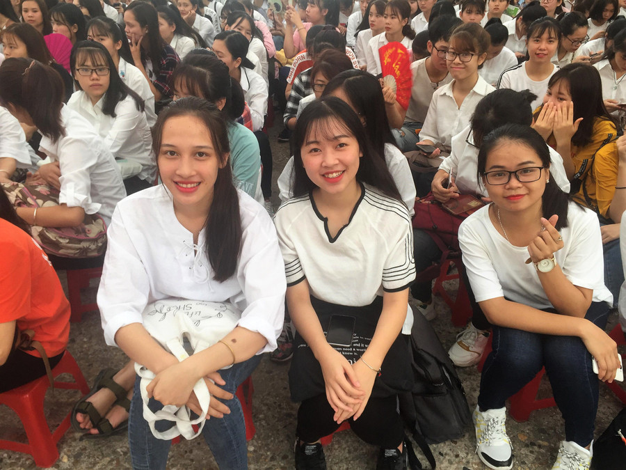  Các tân SV Trường ĐH Thương mại
