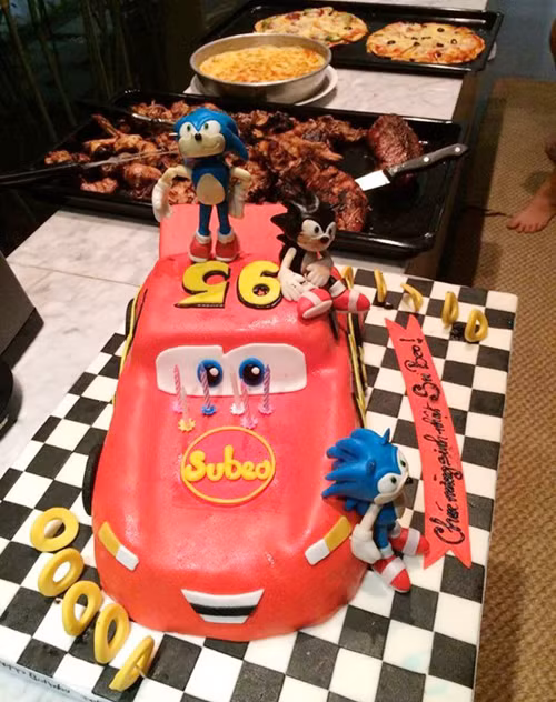 Cận cảnh chiếc bánh sinh nhật tuổi lên 4 của Subeo. subeo-4-9384-1427275649.jpg