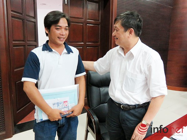 Phó Chủ tịch UBND TP Đà Nẵng Đặng Việt Dũng động viên thủy thủ Nguyễn Trần Minh An nỗ lực vì màu cờ sắc áo của Đà Nẵng, của Việt Nam (Ảnh: HC) Phó Chủ tịch UBND TP Đà Nẵng Đặng Việt Dũng động viên thủy thủ Nguyễn Trần Minh An nỗ lực vì màu cờ sắc áo của Đà Nẵng, của Việt Nam (Ảnh: HC)