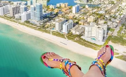 Lên tận trực thăng để... chụp ảnh giầy