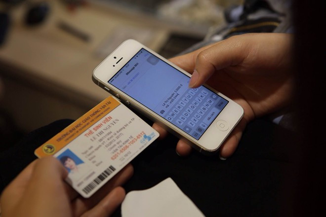 Khuyến mại lạ ở Hà Nội: Khách tự định giá khi mua quần áo ảnh 1 Khuyến mại lạ ở Hà Nội: Khách tự định giá khi mua quần áo