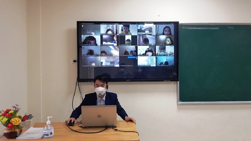 NGƯT Lê Văn Giáo cho rằng, dạy học trực tuyến cần xây dựng giáo án công phu và có sự quan tâm nhiều tới học trò. Ảnh: TG NGƯT Lê Văn Giáo cho rằng, dạy học trực tuyến cần xây dựng giáo án công phu và có sự quan tâm nhiều tới học trò. Ảnh: TG