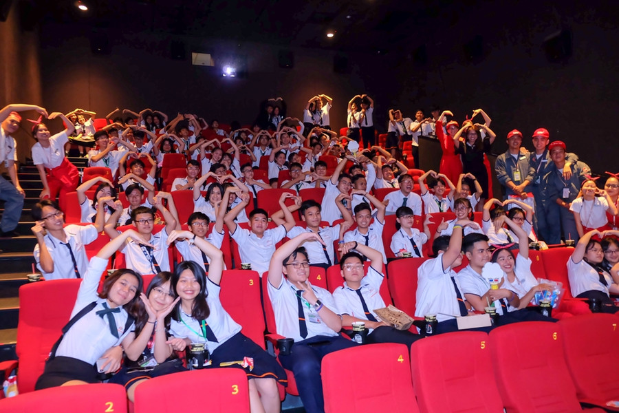 Thầy, trò Trường THPT FPT Cần Thơ hào hứng tham gia chương trình. Thầy, trò Trường THPT FPT Cần Thơ hào hứng tham gia chương trình.
