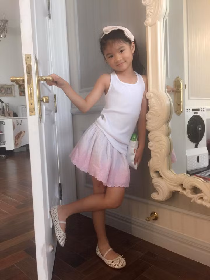 Muôn kiểu khoe con của sao Việt