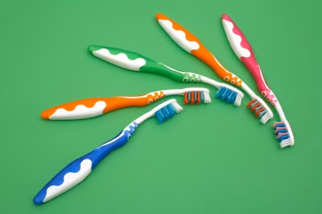 Khăn mặt, bàn chải đánh răng sử dụng trong bao lâu?