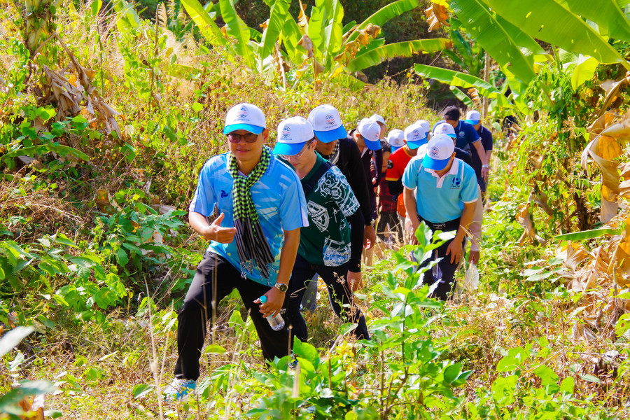 Các vận động viên tham gia khám phá các cung đường tại Thiên Cấm Sơn (núi Cấm, An Giang). Các vận động viên tham gia khám phá các cung đường tại Thiên Cấm Sơn (núi Cấm, An Giang).