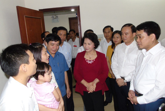 Chủ tịch QH Nguyễn Thị Kim Ngân thăm công nhân ngày bầu cử ảnh 12 Chủ tịch QH Nguyễn Thị Kim Ngân thăm công nhân ngày bầu cử