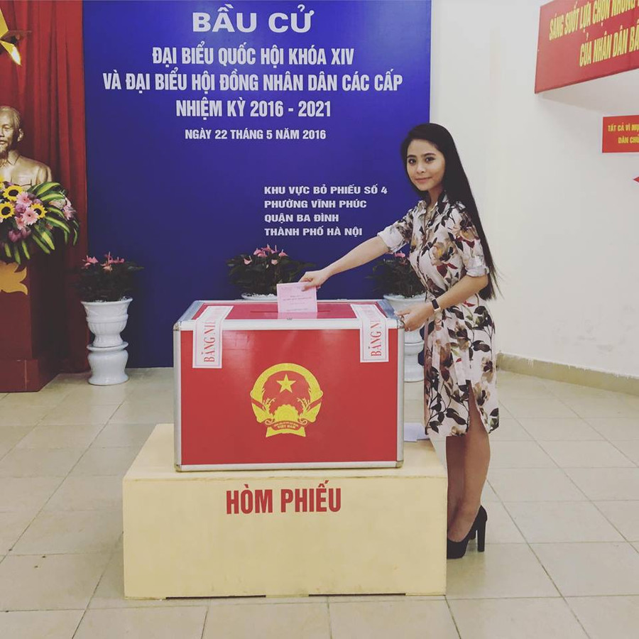 Nghệ sĩ Việt náo nức đi bầu cử ảnh 5 Ca nương Kiều Anh háo hức được thực hiện quyền của một công dân trong ngày hội lớn của dân tộc.