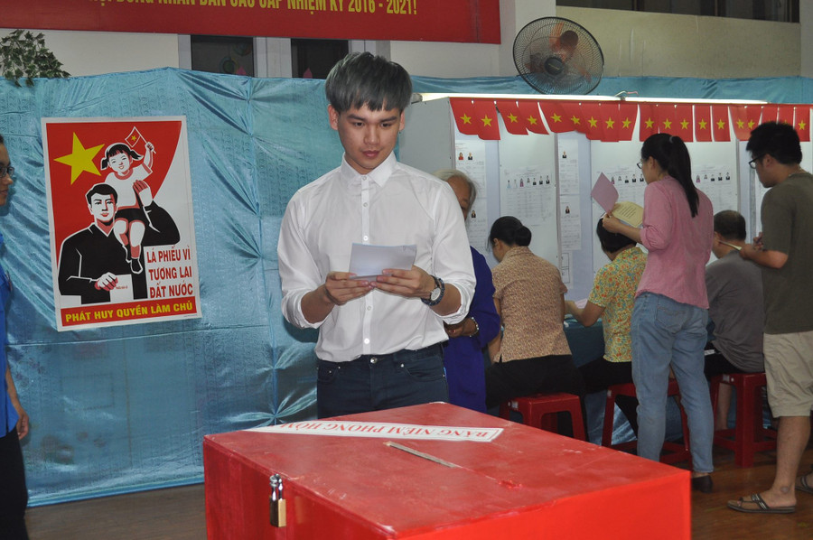 Nghệ sĩ Việt náo nức đi bầu cử ảnh 7 Nghệ sĩ Việt náo nức đi bầu cử ảnh 7