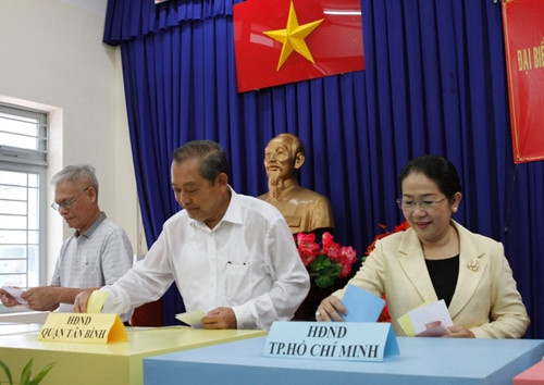 Hình ảnh lãnh đạo Chính phủ thực hiện quyền công dân - Ảnh 3