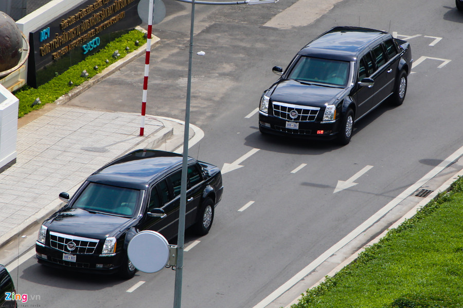 Cadillac One của Tổng thống Obama lần đầu xuất hiện vào ngày 20/1/2009 trong lễ nhậm chức Tổng thống trên Đại lộ Pennsylvania. Mặc dù mang thương hiệu Cadillac, mẫu xe này là sự hợp tác của nhiều hãng xe với bộ khung được dựa trên xe SUV của GMC.