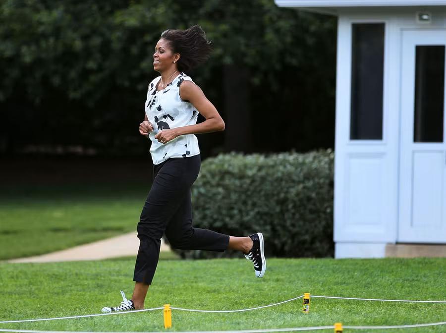 Chạy bộ hay đạp xe cũng là những bộ môn đơn giản, dể thực hiện nhưng mang lại hiệu quả cao được phu nhân tổng thống lựa chọn. Ảnh: Nymag. Chạy bộ hay đạp xe cũng là những bộ môn đơn giản, dể thực hiện nhưng mang lại hiệu quả cao được phu nhân tổng thống lựa chọn. Ảnh: Nymag.