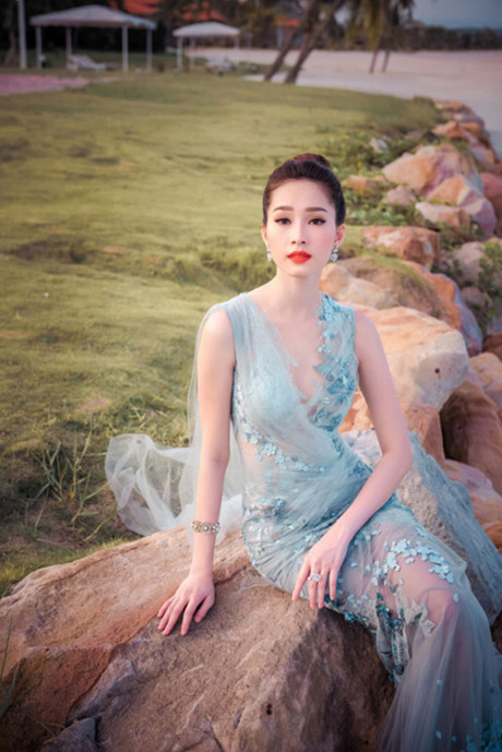 Vay mong nhu suong, sao Viet khien nguoi doi dien cang mat vi to mo - Anh 7