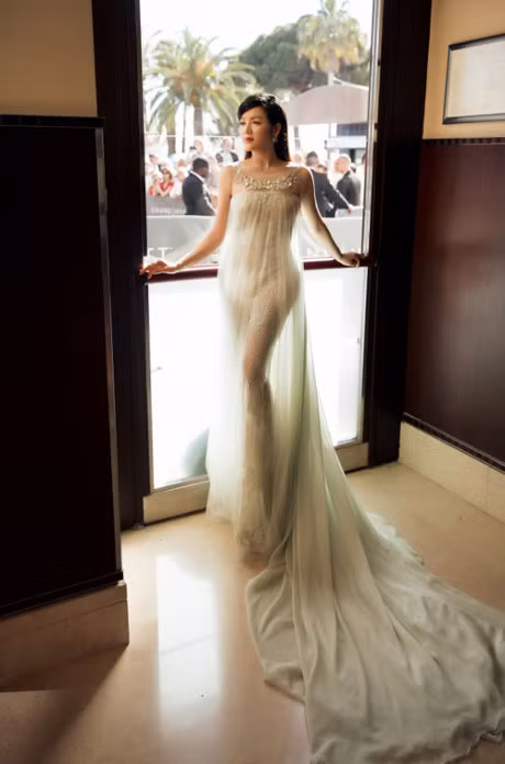 Vay mong nhu suong, sao Viet khien nguoi doi dien cang mat vi to mo - Anh 6