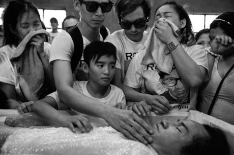 Bộ ảnh kinh hoàng về cuộc chiến chống ma túy ở Philippines - Ảnh 3 Bo anh kinh hoang ve cuoc chien chong ma tuy o Philippines - Anh 3