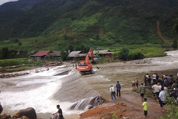 Lào Cai: Kiểm tra, xác minh 18 người tử nạn do sập lán vàng