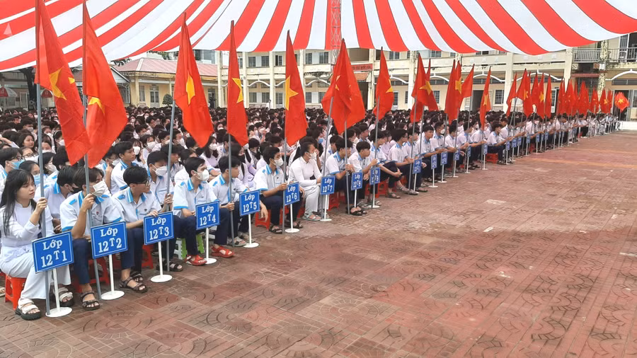 HS tỉnh Cà Mau trong ngày khai giảng năm học 2023 - 2024.
