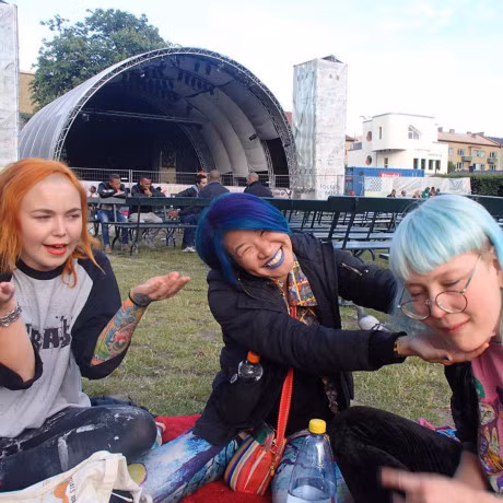 Co gai du lich 22 quoc gia voi 200 USD - Anh 4