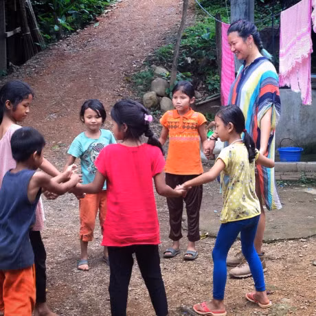 Co gai du lich 22 quoc gia voi 200 USD - Anh 17