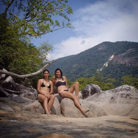 Co gai du lich 22 quoc gia voi 200 USD - Anh 15