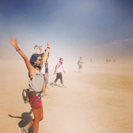 Co gai du lich 22 quoc gia voi 200 USD - Anh 3