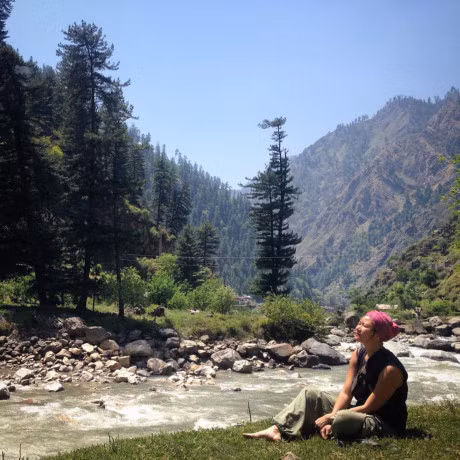 Co gai du lich 22 quoc gia voi 200 USD - Anh 10