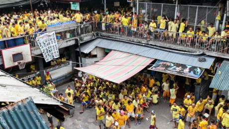 Thi nhau vào lao ngục khổ cực, tù nhân Philippines vẫn thấy an lòng - Ảnh 1 Thi nhau vao lao nguc kho cuc, tu nhan Philippines van thay an long - Anh 1