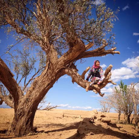 Co gai du lich 22 quoc gia voi 200 USD - Anh 2