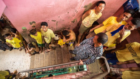 Thi nhau vào lao ngục khổ cực, tù nhân Philippines vẫn thấy an lòng - Ảnh 3 Thi nhau vao lao nguc kho cuc, tu nhan Philippines van thay an long - Anh 3