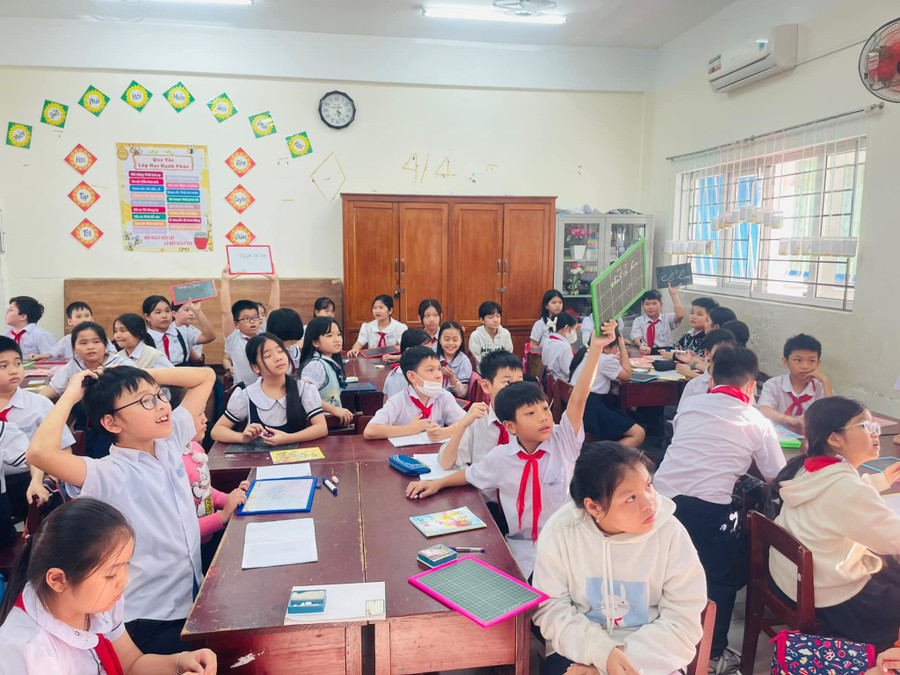 Học sinh lớp 4, Trường Tiểu học Lê Lai (quận Hải Châu, TP Đà Nẵng) sinh hoạt CLB Tiếng Việt. Học sinh lớp 4, Trường Tiểu học Lê Lai (quận Hải Châu, TP Đà Nẵng) sinh hoạt CLB Tiếng Việt.