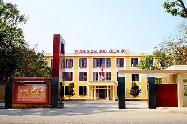 Trường ĐH Khoa học - Đại học Huế sẽ tổ chức lễ tưởng niệm sinh viên Nguyễn Văn Nhã, người đã quên mình cứu bạn học bị đuối nước.