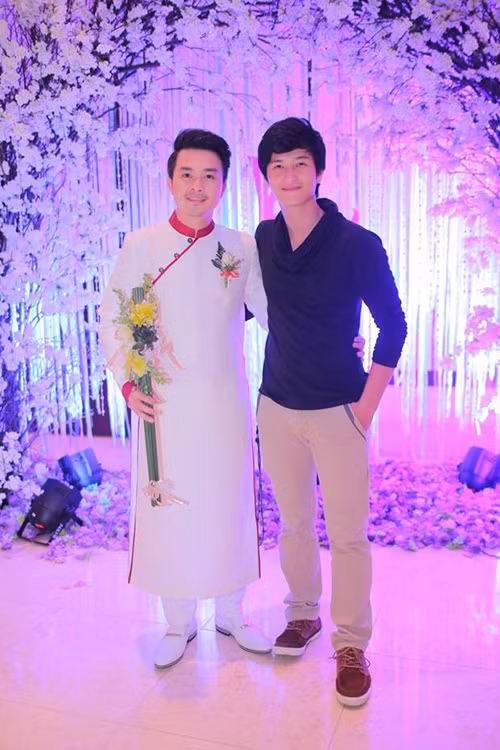 Diễn viên Huỳnh Anh là một trong những khách mời đến sớm nhất.