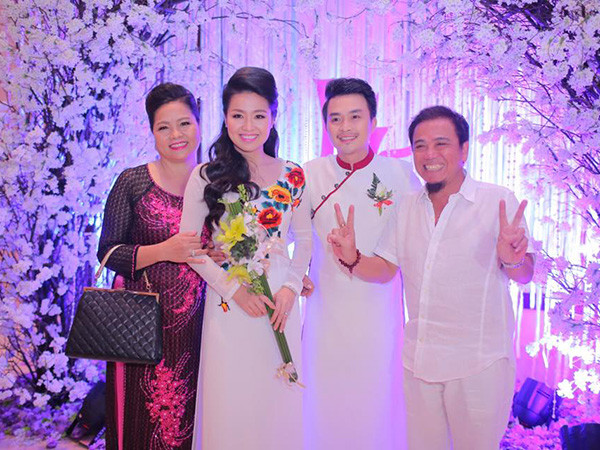 Nghệ sĩ Hồng Tơ luôn nhí nhảnh. 2-5979-1420026866.jpg