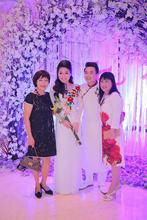 Nghệ sĩ Thanh Thủy (phải). 24.jpg