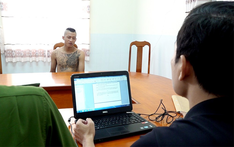 Nguyễn Ngọc Hải khai nhận tại cơ quan Công an. (Ảnh: Tiến Tầm) Nguyễn Ngọc Hải khai nhận tại cơ quan Công an. (Ảnh: Tiến Tầm)
