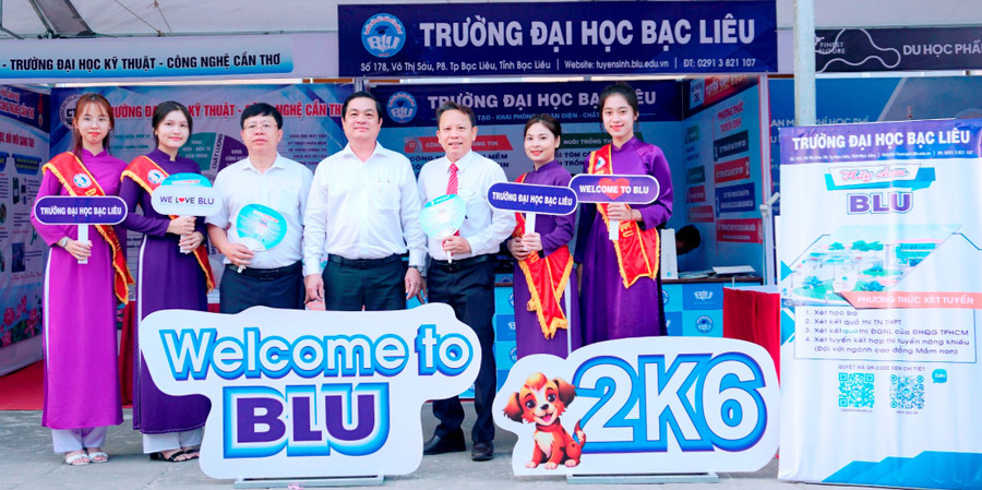 Trường Đại học Bạc Liêu tham gia chương trình tư vấn, hướng nghiệp cho học sinh khối 12 các trường THPT tại Bạc Liêu, tháng 3/2024. Ảnh: BLU Trường Đại học Bạc Liêu tham gia chương trình tư vấn, hướng nghiệp cho học sinh khối 12 các trường THPT tại Bạc Liêu, tháng 3/2024. Ảnh: BLU
