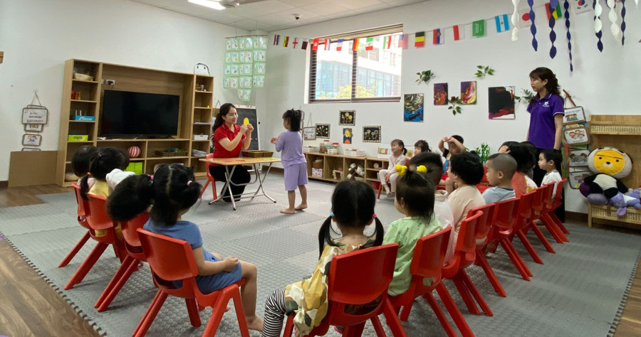 Tiết học của cô trò Trường Mầm non Sasuke (Thanh Xuân, Hà Nội). Ảnh Văn Đức Tiết học của cô trò Trường Mầm non Sasuke (Thanh Xuân, Hà Nội). Ảnh Văn Đức
