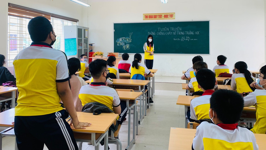 Một buổi tuyên truyền về phòng chống cháy nổ trong trường học. Ảnh: Lê Cường Một buổi tuyên truyền về phòng chống cháy nổ trong trường học. Ảnh: Lê Cường