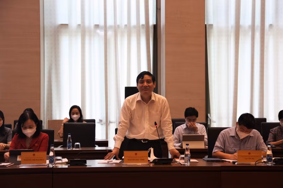 Ông Nguyễn Đắc Vinh, Chủ nhiệm Ủy ban Văn hóa, Giáo dục của Quốc hội phát biểu tại buổi làm việc.