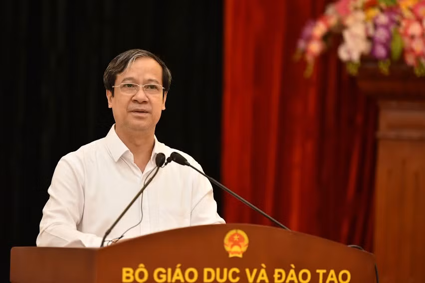 Bộ trưởng Bộ GD&ĐT Nguyễn Kim Sơn phát động phong trào thi đua “Toàn ngành Giáo dục đoàn kết, chung sức, đồng lòng thi đua phòng, chống và chiến thắng đại dịch Covid-19, thực hiện thắng lợi nhiệm vụ năm học 2021-2022”.